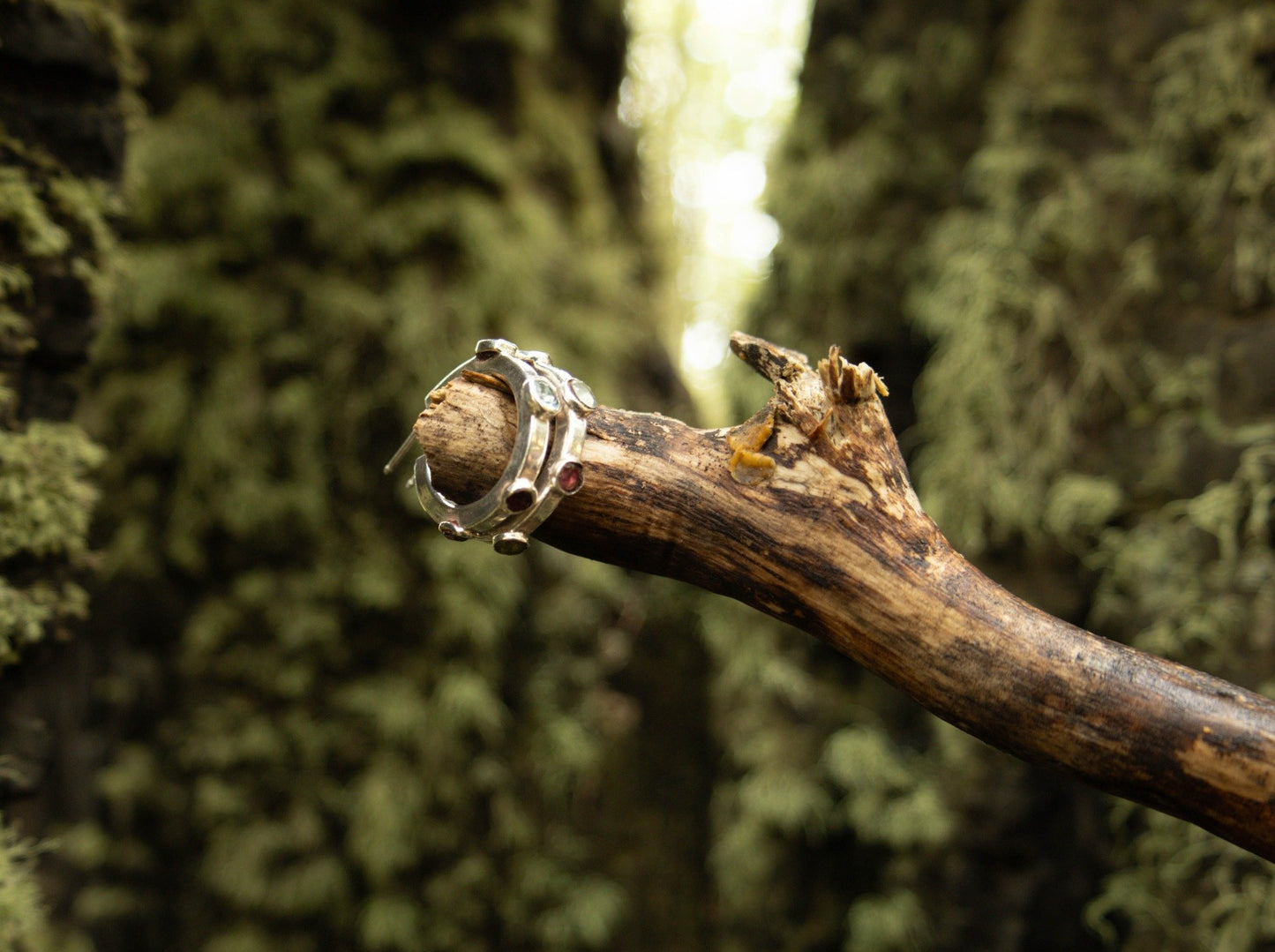 aros argolla gruesa 4 piedras