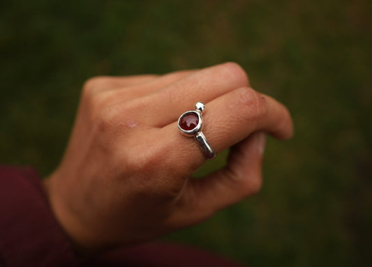 Anillo granate