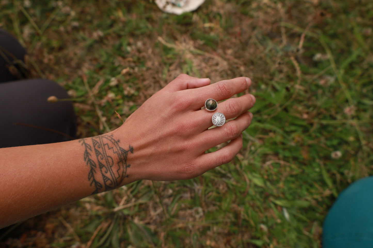 Anillo sol ajustable