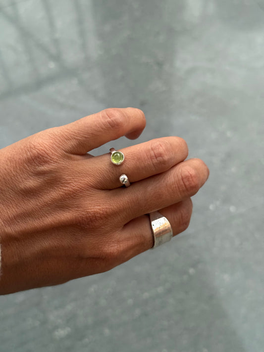 Anillo peridoto