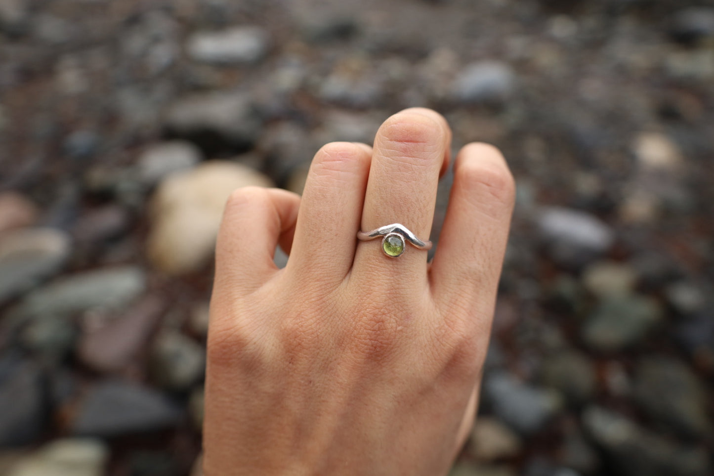 Anillo cumbre peridoto