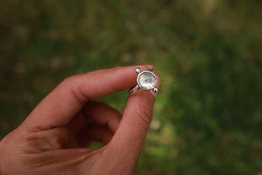Anillo cuarzo pelotas