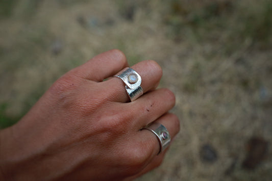 Anillo textura piedra luna