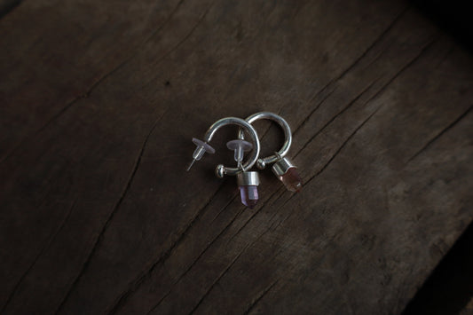 Argolla gruesa con piedras