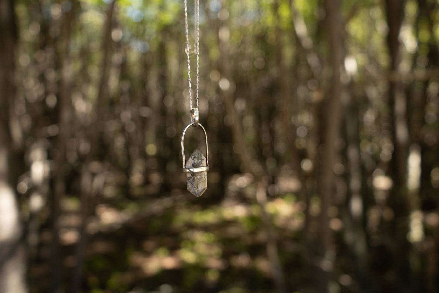 Amuleto cuarzo inclusiones