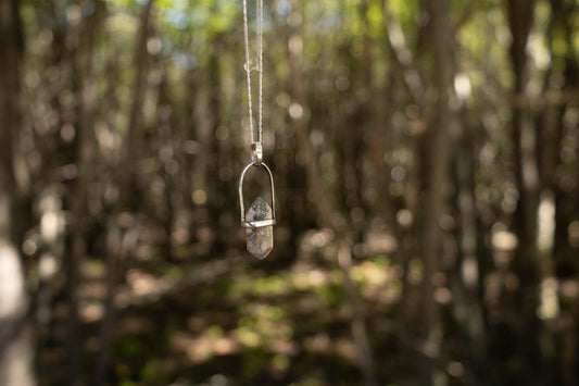 Amuleto cuarzo inclusiones