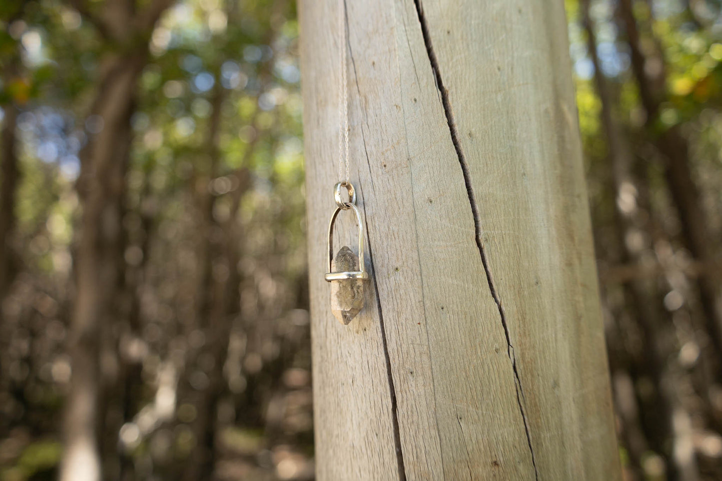 Amuleto cuarzo inclusiones