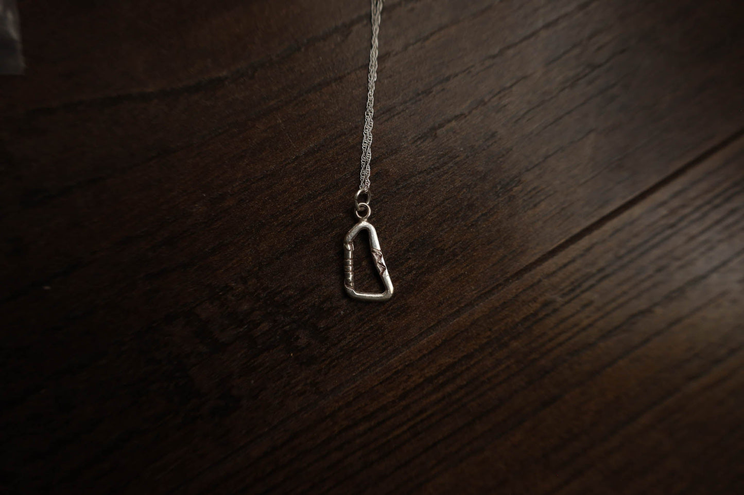 Colgante mosquetón escalada