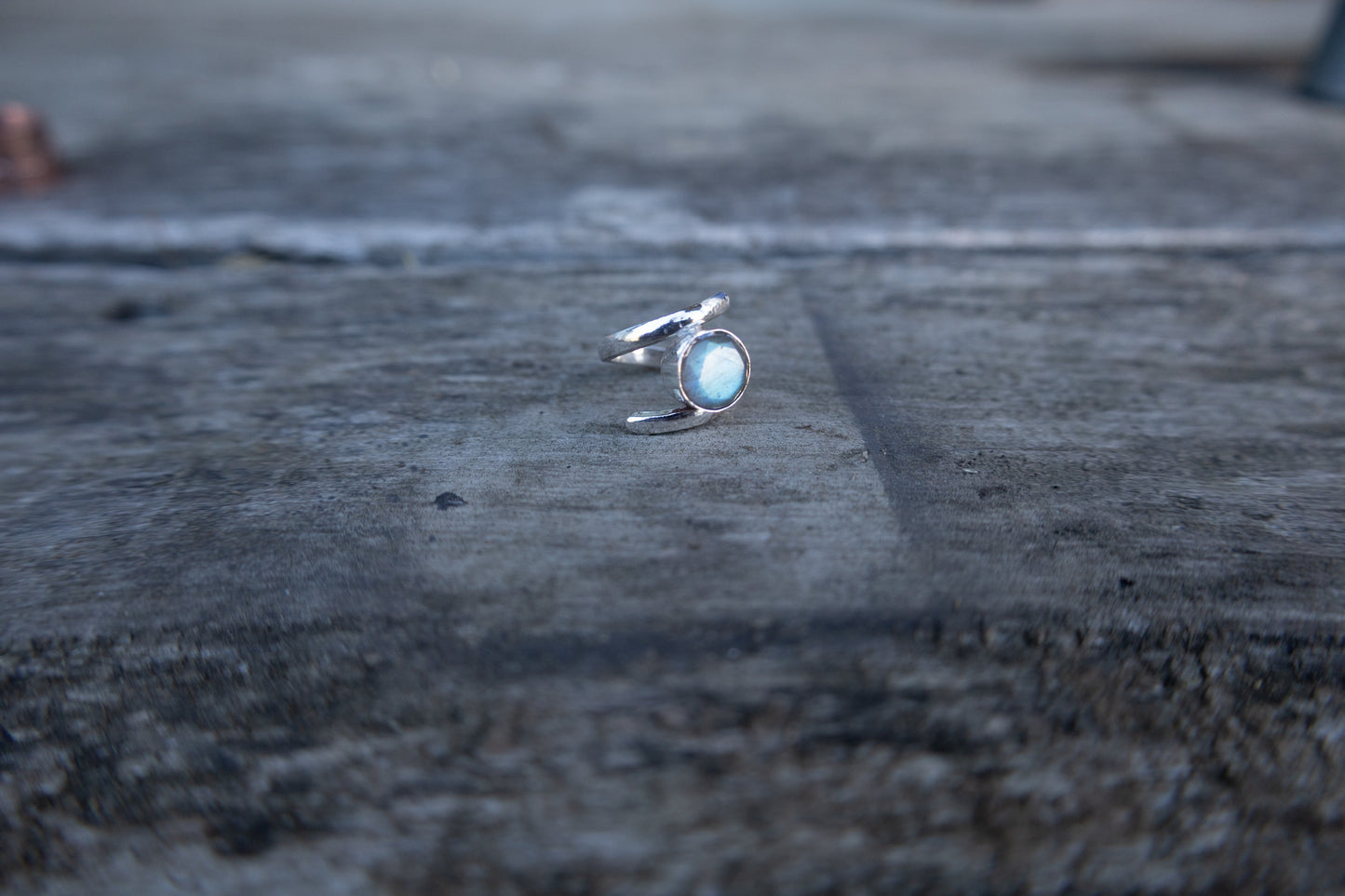 Anillo labradorita