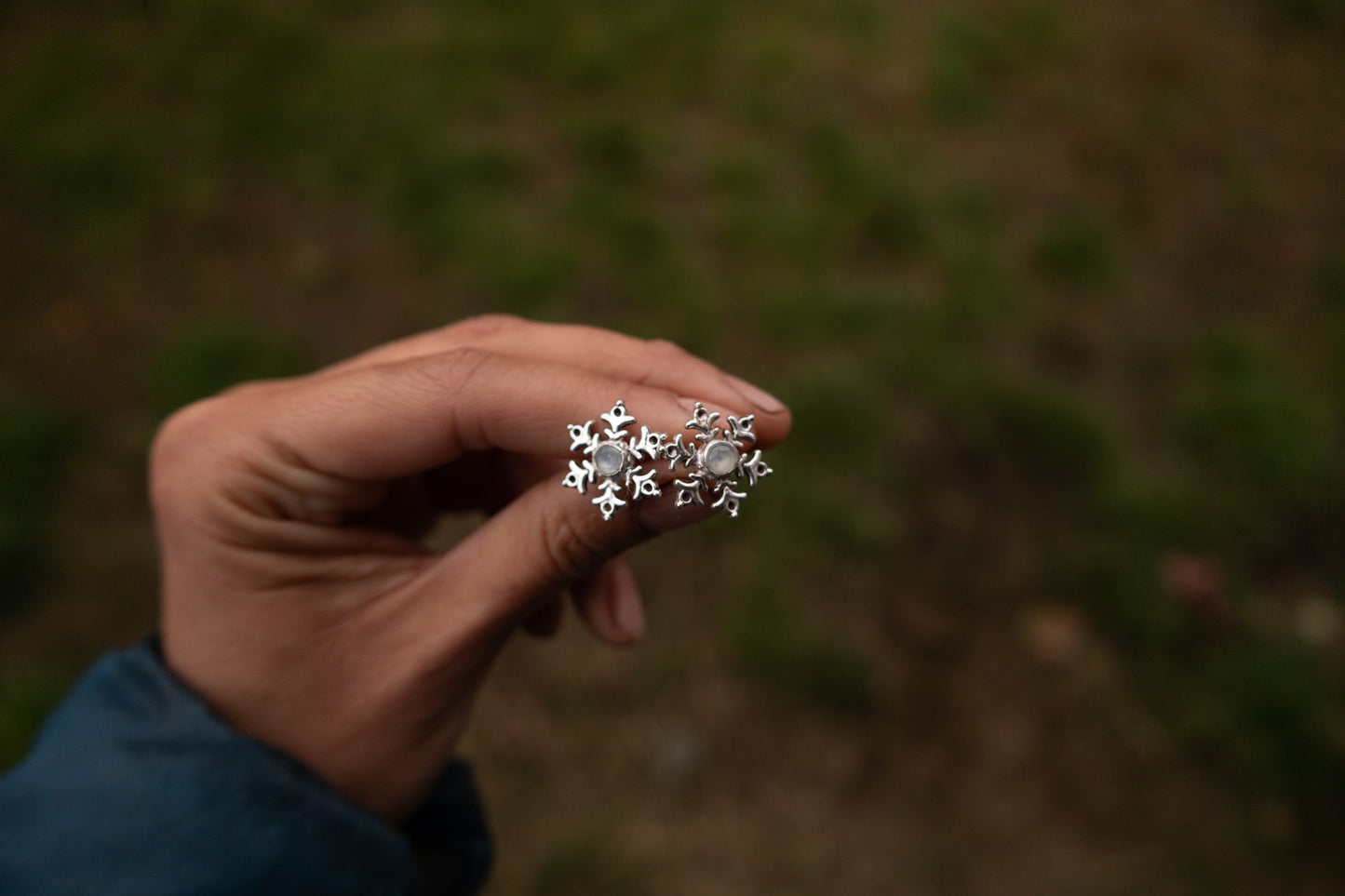 Aros copos de nieve con topacio