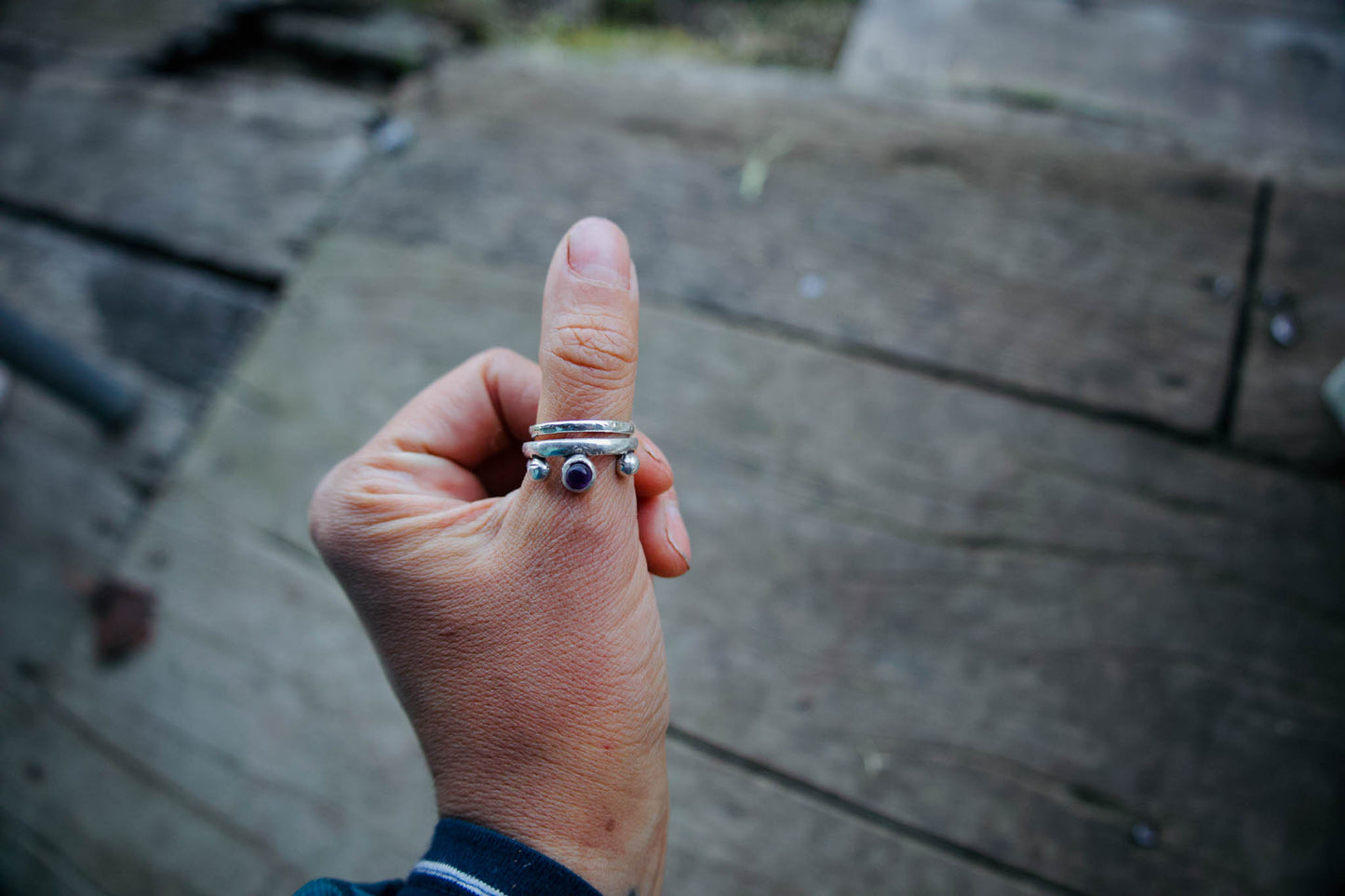 Anillo bolitas amatista