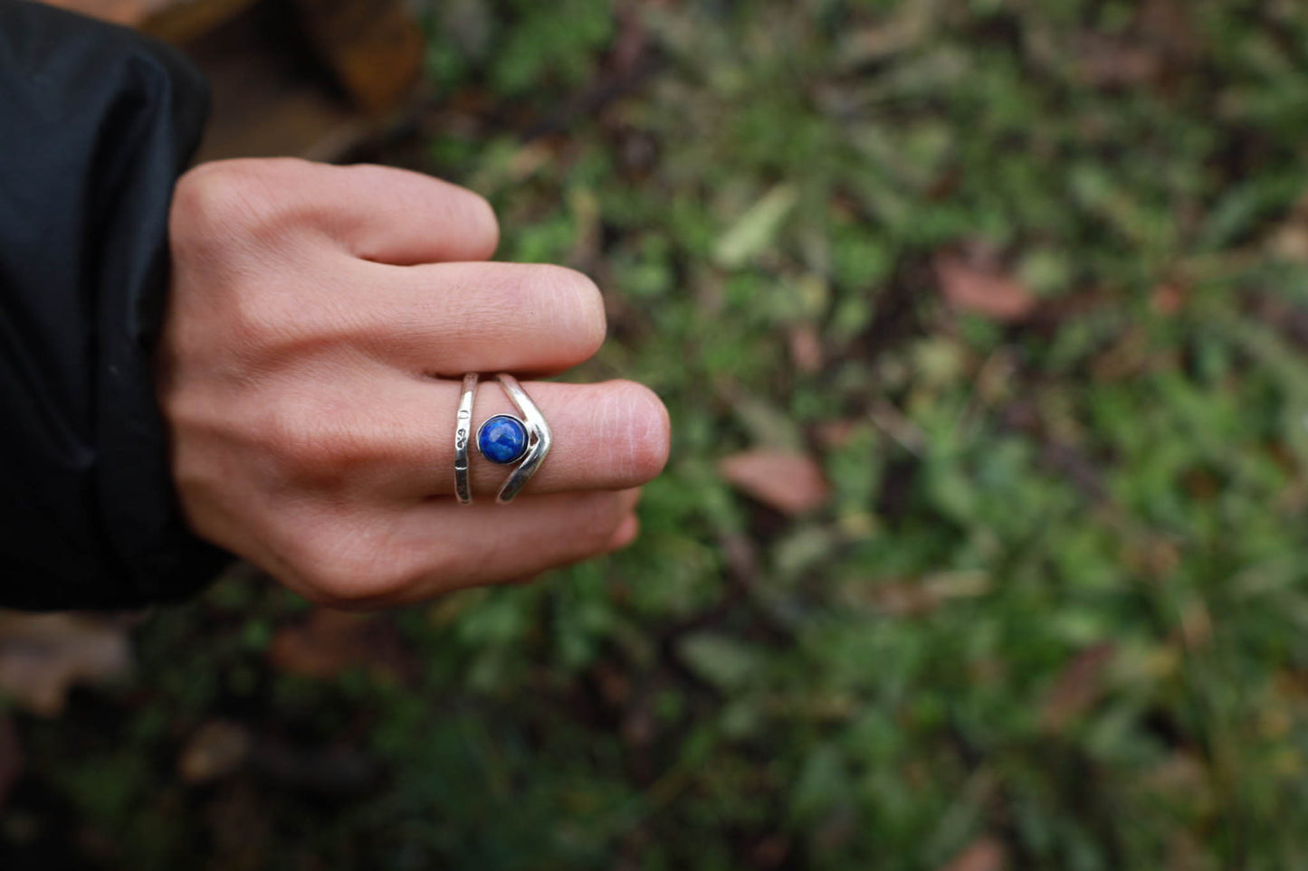 Anillo "Cumbre" lápizlazuli